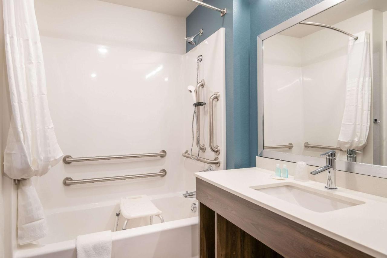 Woodspring Suites Missoula Bagian luar foto